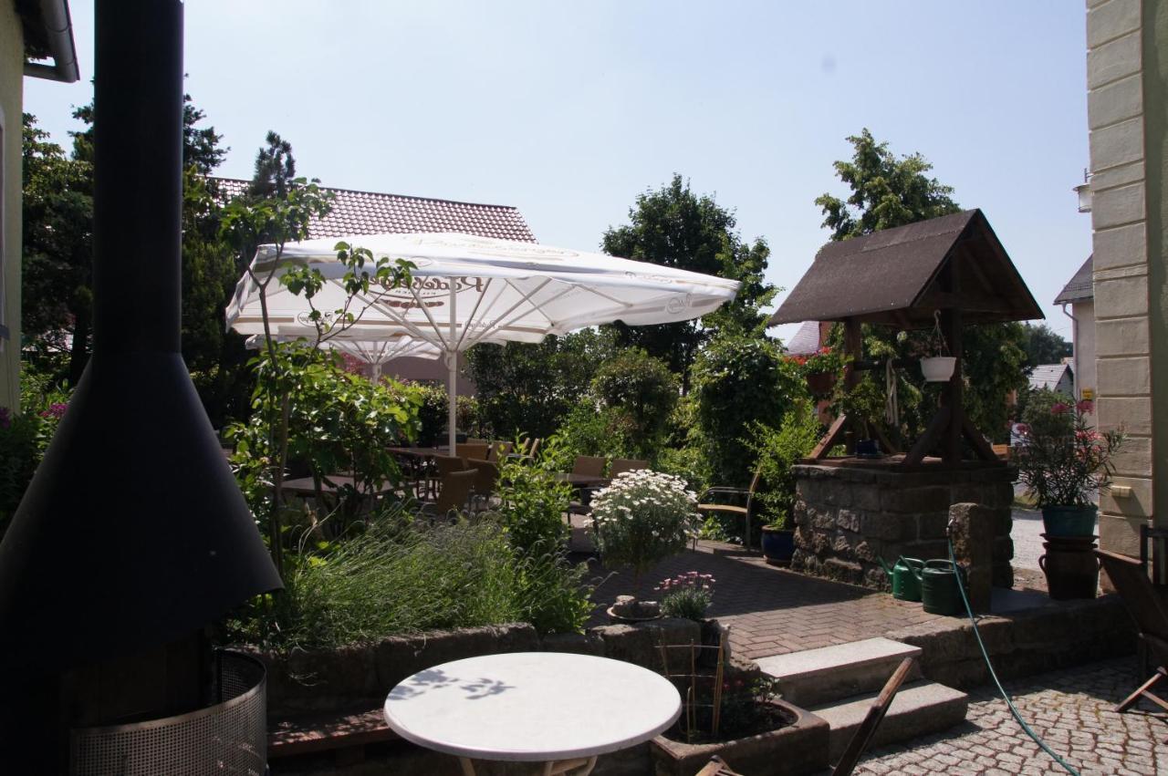Landgasthaus Muellers Gasthof Радеберг Екстериор снимка